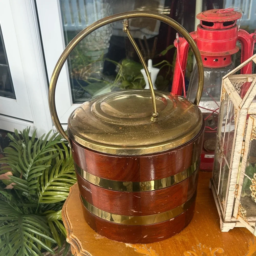 ANTIQUE WOOD & BRASS ICE BUCKET